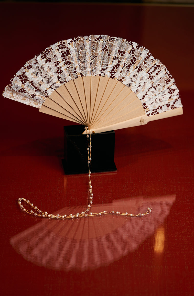 Floral lace appliqués ( HAWINY) TAKE AWAY FAN